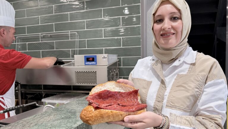 tatilcilerin-yeni-gozdesi-sucuk-doner-6ACBzKPB.jpg